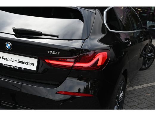 BMW 1 Serie 118i Sport Line Automaat / Trekhaak / Sportstoelen / LED / Live Cockpit Professional / Cruise Con... ActivLease financial lease