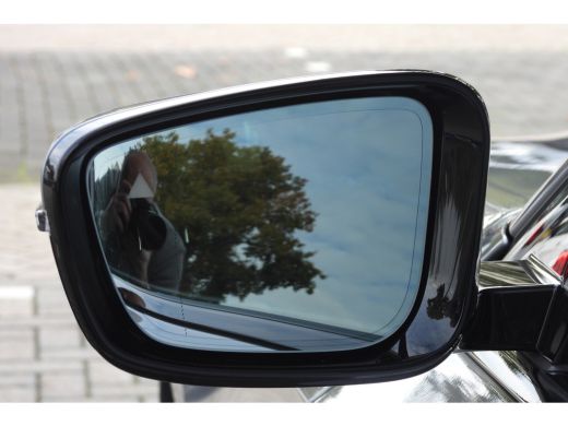 BMW 3 Serie Touring 330i M Sport Automaat / Panoramadak / Sportstoelen / Achteruitrijcamera / Adaptieve LED /... ActivLease financial lease