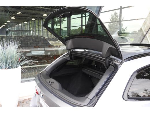 BMW 3 Serie Touring 330i M Sport Automaat / Panoramadak / Sportstoelen / Achteruitrijcamera / Adaptieve LED /... ActivLease financial lease