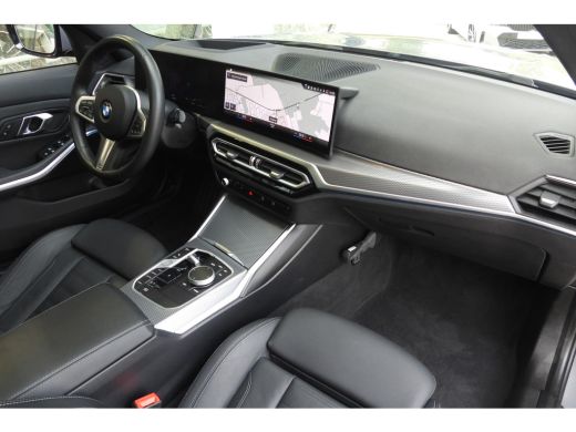 BMW 3 Serie Touring 330i M Sport Automaat / Panoramadak / Sportstoelen / Achteruitrijcamera / Adaptieve LED /... ActivLease financial lease