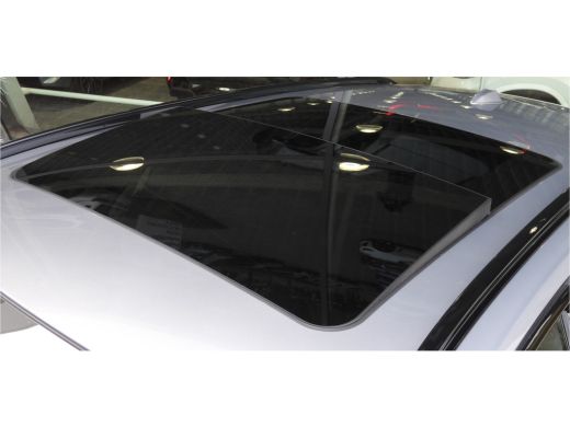 BMW 3 Serie Touring 330i M Sport Automaat / Panoramadak / Sportstoelen / Achteruitrijcamera / Adaptieve LED /... ActivLease financial lease