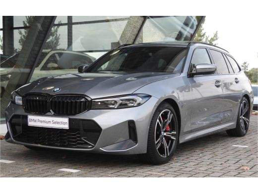BMW 3 Serie Touring 330i M Sport Automaat / Panoramadak / Sportstoelen / Achteruitrijcamera / Adaptieve LED /... ActivLease financial lease