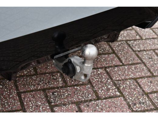 BMW 5 Serie Touring 520i M-Sport Pano Trekh ACC 360 B&W HUD 21inch Stoelventilatie ActivLease financial lease