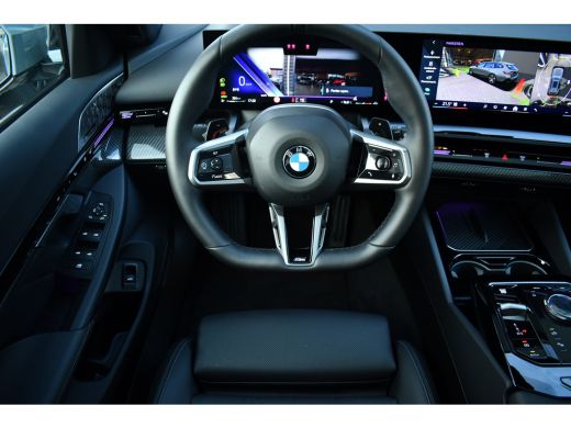 BMW 5 Serie Touring 520i M-Sport Pano Trekh ACC 360 B&W HUD 21inch Stoelventilatie ActivLease financial lease