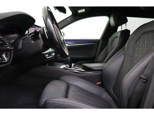 BMW 5 Serie Touring 540i xDrive High Executive M Sport Automaat / Trekhaak / Sportstoelen / Achteruitrijcamer... ActivLease financial lease