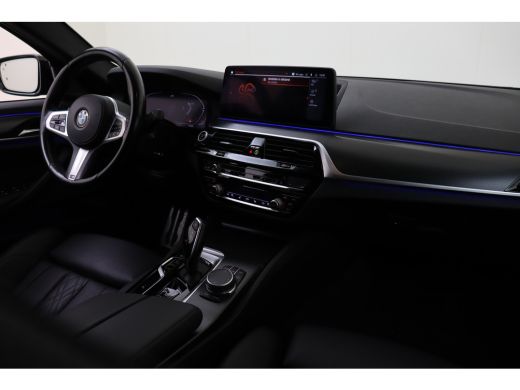 BMW 5 Serie Touring 540i xDrive High Executive M Sport Automaat / Trekhaak / Sportstoelen / Achteruitrijcamer... ActivLease financial lease