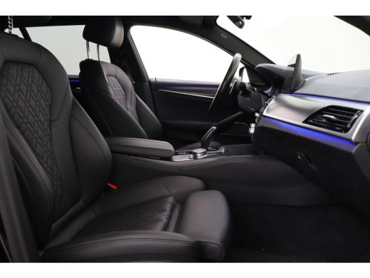 BMW 5 Serie Touring 540i xDrive High Executive M Sport Automaat / Trekhaak / Sportstoelen / Achteruitrijcamer... ActivLease financial lease