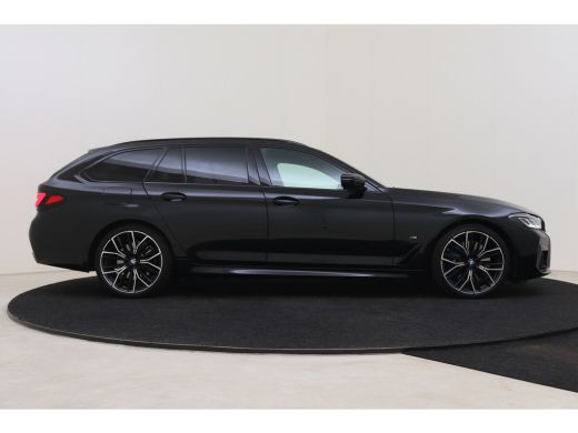 BMW 5 Serie Touring 540i xDrive High Executive M Sport Automaat / Trekhaak / Sportstoelen / Achteruitrijcamer... ActivLease financial lease