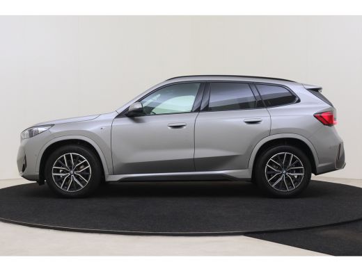 BMW X1 sDrive18i M Sport Automaat / Trekhaak / Sportstoelen / Achteruitrijcamera / M Adaptief onderstel ... ActivLease financial lease