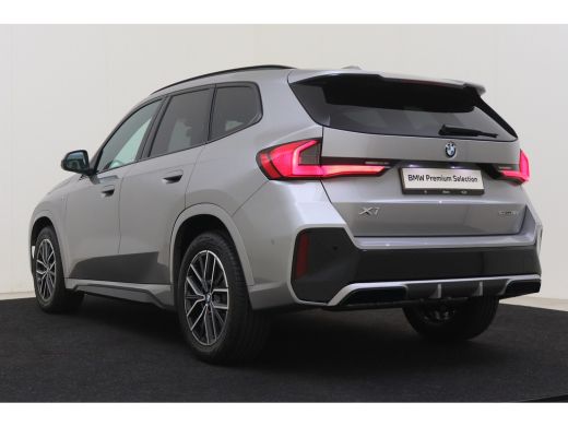 BMW X1 sDrive18i M Sport Automaat / Trekhaak / Sportstoelen / Achteruitrijcamera / M Adaptief onderstel ... ActivLease financial lease