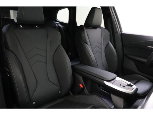 BMW X1 sDrive18i M Sport Automaat / Trekhaak / Sportstoelen / Achteruitrijcamera / M Adaptief onderstel ... ActivLease financial lease