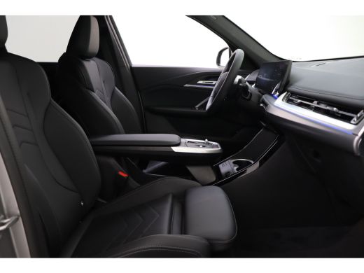 BMW X1 sDrive18i M Sport Automaat / Trekhaak / Sportstoelen / Achteruitrijcamera / M Adaptief onderstel ... ActivLease financial lease