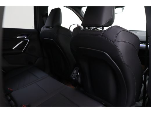 BMW X1 sDrive18i M Sport Automaat / Trekhaak / Sportstoelen / Achteruitrijcamera / M Adaptief onderstel ... ActivLease financial lease