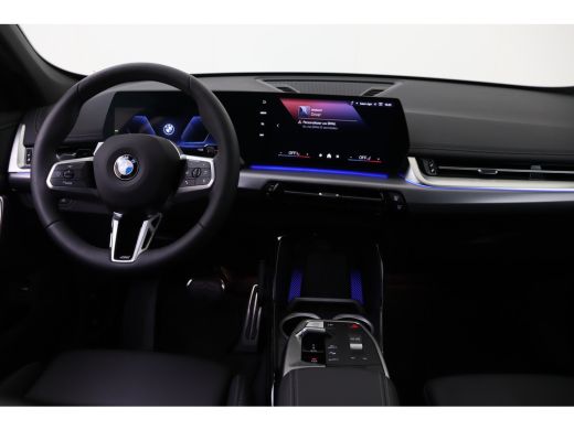 BMW X1 sDrive18i M Sport Automaat / Trekhaak / Sportstoelen / Achteruitrijcamera / M Adaptief onderstel ... ActivLease financial lease