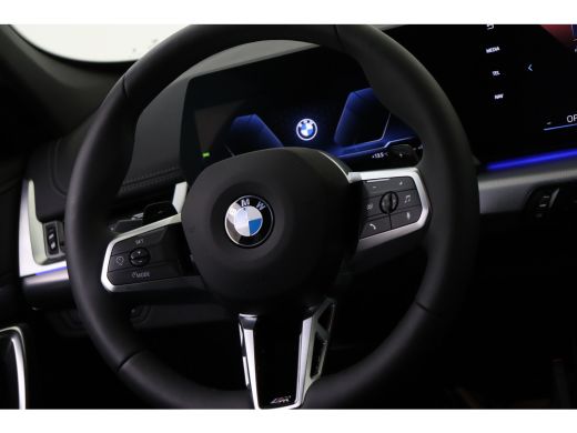 BMW X1 sDrive18i M Sport Automaat / Trekhaak / Sportstoelen / Achteruitrijcamera / M Adaptief onderstel ... ActivLease financial lease