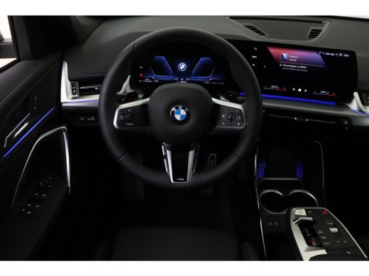 BMW X1 sDrive18i M Sport Automaat / Trekhaak / Sportstoelen / Achteruitrijcamera / M Adaptief onderstel ... ActivLease financial lease