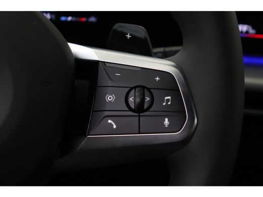 BMW X1 sDrive18i M Sport Automaat / Trekhaak / Sportstoelen / Achteruitrijcamera / M Adaptief onderstel ... ActivLease financial lease