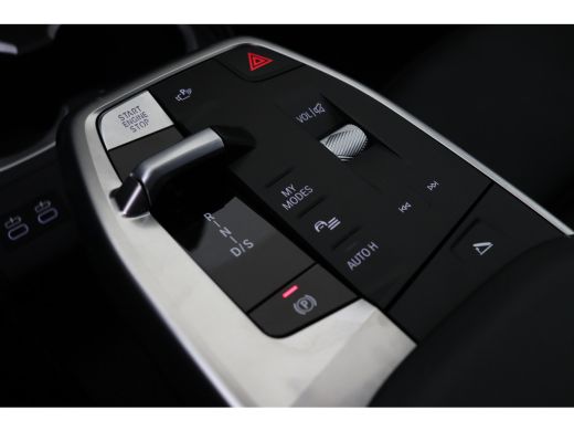 BMW X1 sDrive18i M Sport Automaat / Trekhaak / Sportstoelen / Achteruitrijcamera / M Adaptief onderstel ... ActivLease financial lease