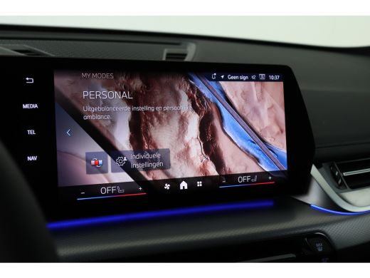 BMW X1 sDrive18i M Sport Automaat / Trekhaak / Sportstoelen / Achteruitrijcamera / M Adaptief onderstel ... ActivLease financial lease