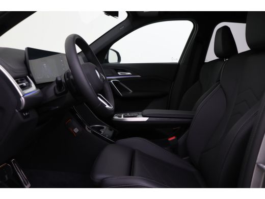BMW X1 sDrive18i M Sport Automaat / Trekhaak / Sportstoelen / Achteruitrijcamera / M Adaptief onderstel ... ActivLease financial lease