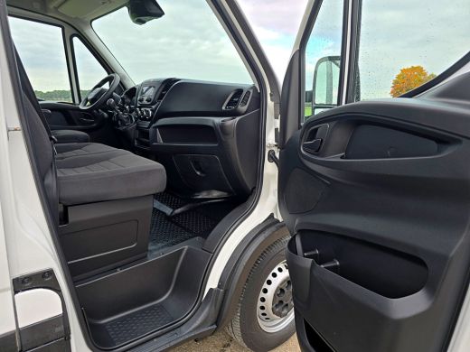 Iveco Daily 35S14V 2.3 352L H2 L2L H2 - 140 Pk - Euro 6 - Airco - Cruise Control ActivLease financial lease