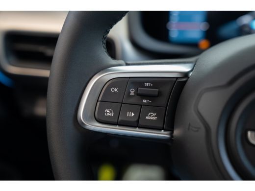 Jeep Avenger Summit 54 kWh | Warmtepomp | Elektrische Achterklep | Camera | Winter pack | Keyless | Climate Co... ActivLease financial lease