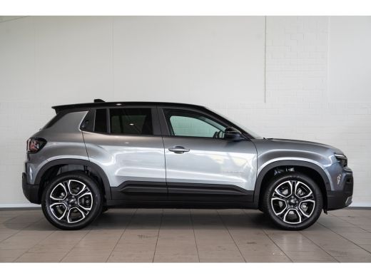 Jeep Avenger Summit 54 kWh | Warmtepomp | Elektrische Achterklep | Camera | Winter pack | Keyless | Climate Co... ActivLease financial lease