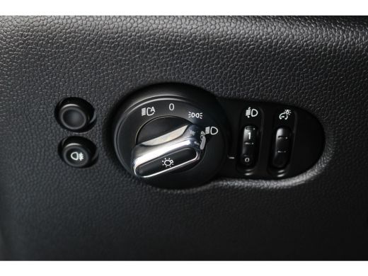 Mini Cooper Cabrio 1.5 Cooper Business Edition Aut. | Cruise | Navi | DAB | Parkeersens. | LED | Cruise | Navi | DAB... ActivLease financial lease