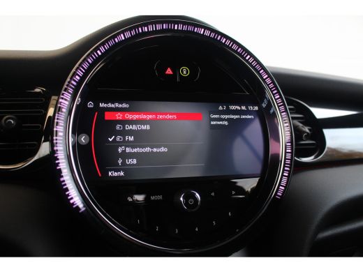 Mini Cooper Cabrio 1.5 Cooper Business Edition Aut. | Cruise | Navi | DAB | Parkeersens. | LED | Cruise | Navi | DAB... ActivLease financial lease