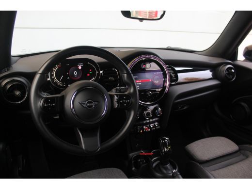 Mini Cooper Cabrio 1.5 Cooper Business Edition Aut. | Cruise | Navi | DAB | Parkeersens. | LED | Cruise | Navi | DAB... ActivLease financial lease