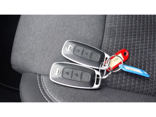 Nissan QASHQAI 1.3 MHEV Xtronic N-Connecta hybrid ActivLease financial lease