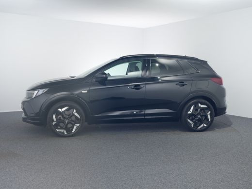 Opel Grandland 1.6 Turbo Plug-In Hybrid 4x4 GSe 300PK | Achteruitrijcamera | Dodehoek detectie | Keyless entry ActivLease financial lease