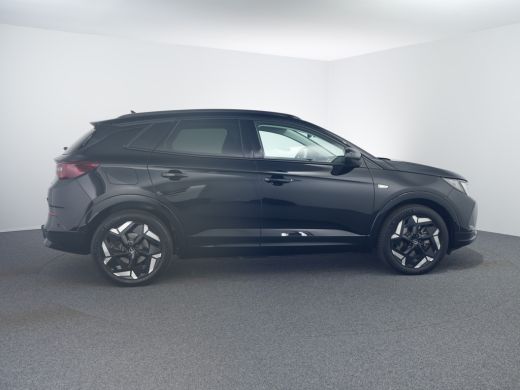 Opel Grandland 1.6 Turbo Plug-In Hybrid 4x4 GSe 300PK | Achteruitrijcamera | Dodehoek detectie | Keyless entry ActivLease financial lease