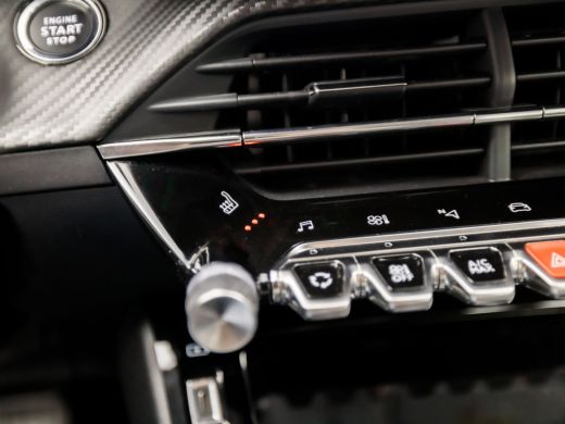 Peugeot 2008 1.2 PureTech Allure Sport Automaat (VIRTUAL COCKPIT, APPLE CARPLAY, GROOT NAVI, LEDER, STOELVERWA... ActivLease financial lease