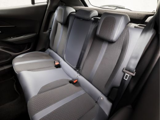 Peugeot 2008 1.2 PureTech Allure Sport Automaat (VIRTUAL COCKPIT, APPLE CARPLAY, GROOT NAVI, LEDER, STOELVERWA... ActivLease financial lease