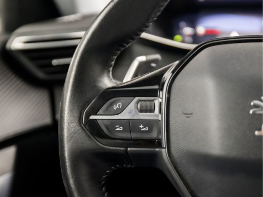 Peugeot 2008 1.2 PureTech Allure Sport Automaat (VIRTUAL COCKPIT, APPLE CARPLAY, GROOT NAVI, LEDER, STOELVERWA... ActivLease financial lease