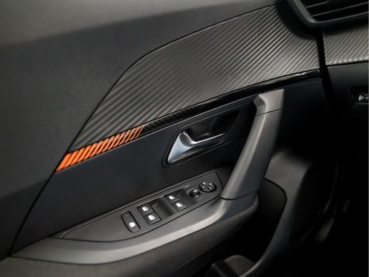 Peugeot 2008 1.2 PureTech Sport (APPLE CARPLAY, PARELMOER, GROOT NAVI, 360 CAMERA, SPORTSTOELEN, LANE ASSIST, ... ActivLease financial lease