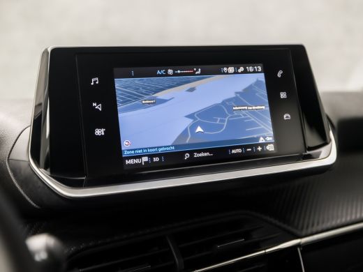 Peugeot 2008 1.2 PureTech Sport (APPLE CARPLAY, PARELMOER, GROOT NAVI, 360 CAMERA, SPORTSTOELEN, LANE ASSIST, ... ActivLease financial lease