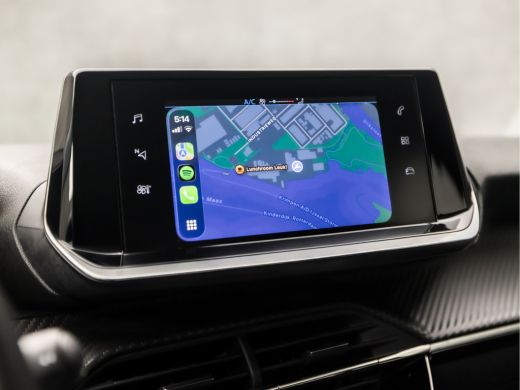 Peugeot 2008 1.2 PureTech Sport (APPLE CARPLAY, PARELMOER, GROOT NAVI, 360 CAMERA, SPORTSTOELEN, LANE ASSIST, ... ActivLease financial lease