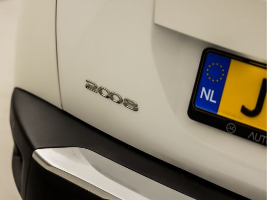 Peugeot 2008 1.2 PureTech Sport (APPLE CARPLAY, PARELMOER, GROOT NAVI, 360 CAMERA, SPORTSTOELEN, LANE ASSIST, ... ActivLease financial lease