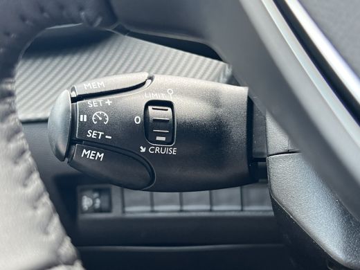 Peugeot 208 1.2 PureTech 100 Allure Camera | Full map navigatie | Parkeersensoren | LED | ActivLease financial lease