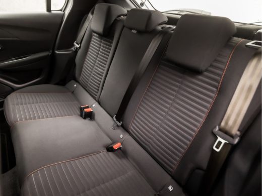 Peugeot 208 1.2 PureTech Sport (APPLE CARPLAY, GROOT NAVI, PARKEERSENSOREN, GETINT GLAS, SPORTSTOELEN, LANE A... ActivLease financial lease