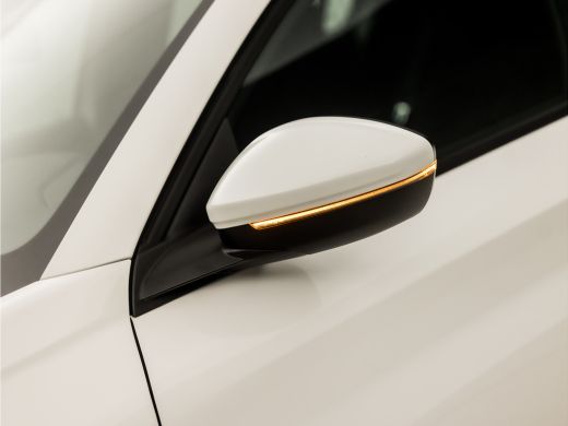 Peugeot 208 1.2 PureTech Sport (APPLE CARPLAY, GROOT NAVI, PARKEERSENSOREN, GETINT GLAS, SPORTSTOELEN, LANE A... ActivLease financial lease