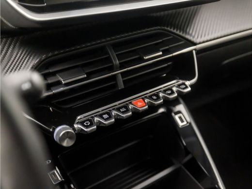 Peugeot 208 1.2 PureTech Sport (APPLE CARPLAY, GROOT NAVI, PARKEERSENSOREN, GETINT GLAS, SPORTSTOELEN, LANE A... ActivLease financial lease