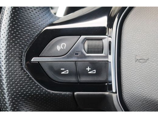 Peugeot 3008 1.6 HYbrid4 300 GT | Pano | Keyless | Camera | Drive Assist | Navi | BLIS | Pano | Keyless | Came... ActivLease financial lease