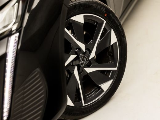 Peugeot 308 SW 1.2 PureTech Allure Sport Automaat (APPLE CARPLAY, GROOT NAVI, LEDER, 360 CAMERA, SPORTSTOELEN... ActivLease financial lease