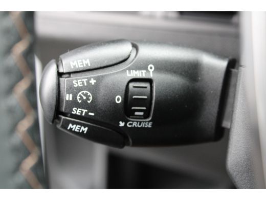 Peugeot 5008 1.2 PureTech GT-Line | Navigatie | Camera voor + achter | Apple carplay | Full LED | Trekhaak | 8... ActivLease financial lease