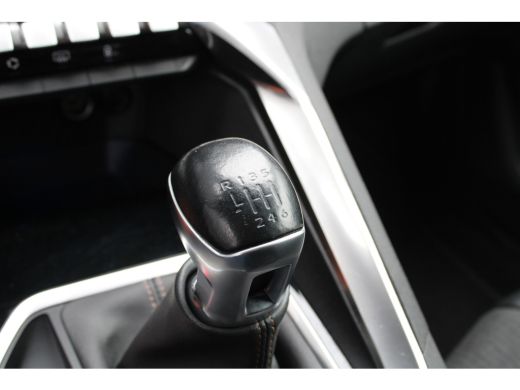 Peugeot 5008 1.2 PureTech GT-Line | Navigatie | Camera voor + achter | Apple carplay | Full LED | Trekhaak | 8... ActivLease financial lease