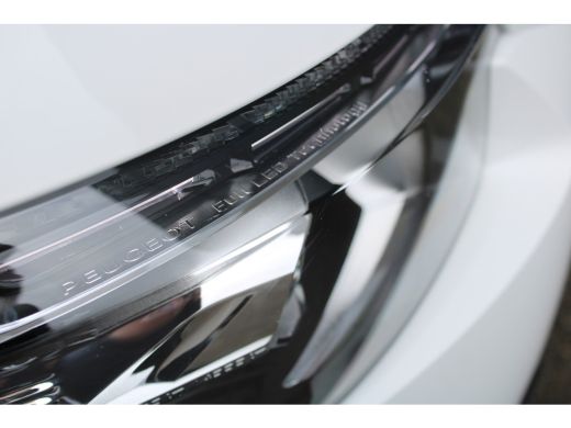 Peugeot 5008 1.2 PureTech GT-Line | Navigatie | Camera voor + achter | Apple carplay | Full LED | Trekhaak | 8... ActivLease financial lease
