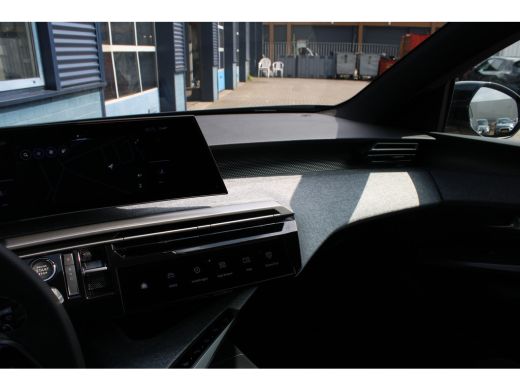 Peugeot e-5008 GT Avantage 73 kWh | Achterbank verstelbaar | Achteruitrijcamera | Airco separaat achter ActivLease financial lease